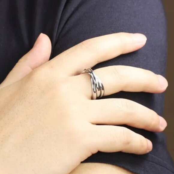 3/$35 Minimalist Silver Interlocking Band Ring Classic Stackable Jewelry Women - Picture 5 of 6